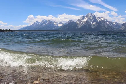 Jackson Lake — widok ze szlaku Lakeshore