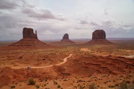 Pustynny krajobraz Monument Valley